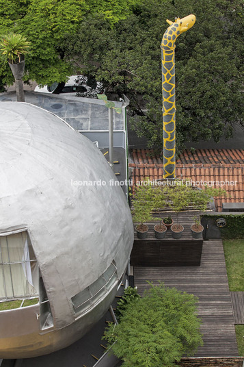 casa bola Eduardo Longo