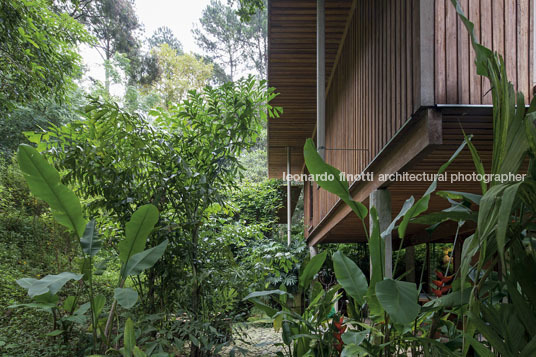 vila taguaí cris xavier