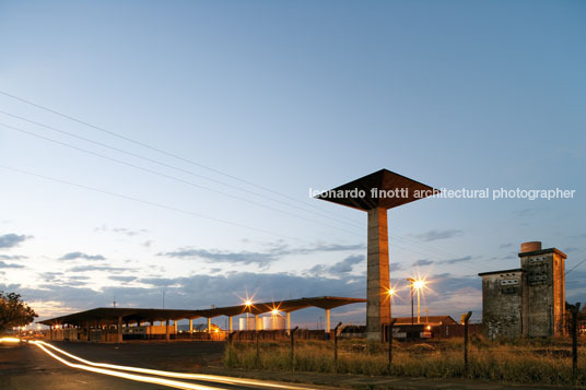 estação mogiana de uberlândia oswaldo bratke