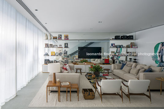 casa 12x12 bernardes arquitetura
