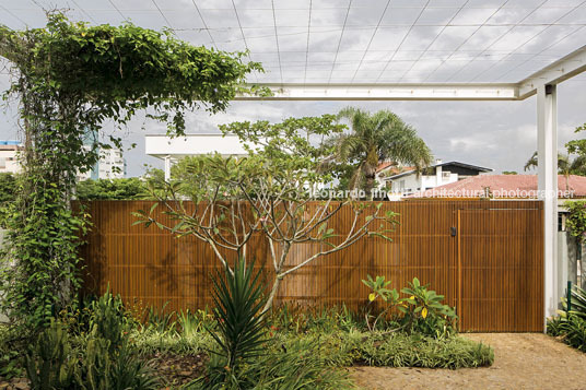 casa aa bernardes arquitetura