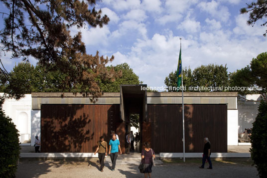 brazil pavilion - giardini della biennale 2010 henrique mindlin