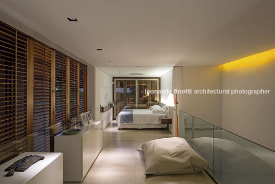 casa ra bernardes arquitetura