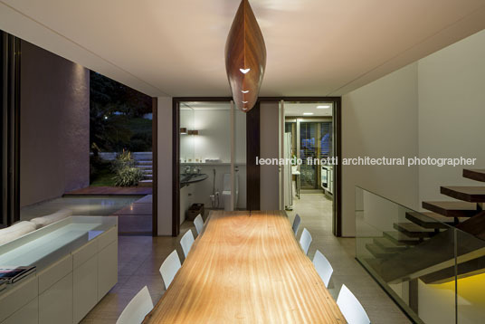 casa ra bernardes arquitetura