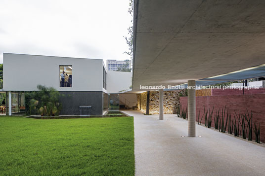 cdpp casa ibiá, reinach mendonça