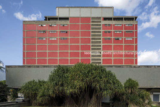 biblioteca central - ucv carlos raúl villanueva