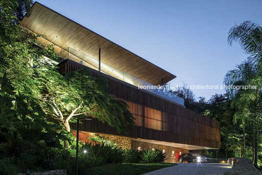 casa delta - são pedro bernardes arquitetura