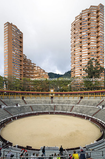 torres del parque rogelio salmona