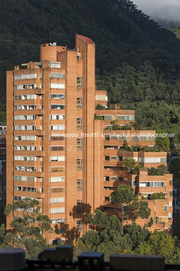 torres del parque rogelio salmona