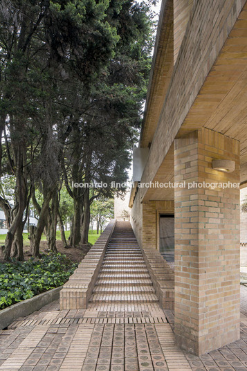 edificio de posgrados ciencias humanas un rogelio salmona