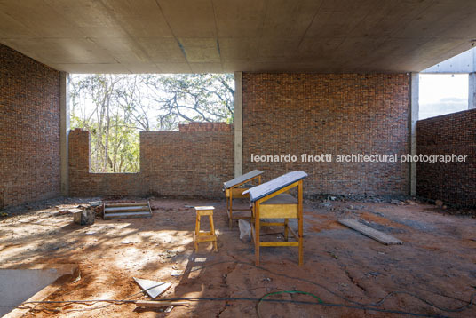 galeria claudia andujar - inhotim arquitetos associados