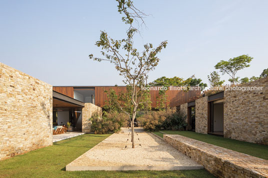 casa rsc - fazenda boa vista jacobsen arquitetura