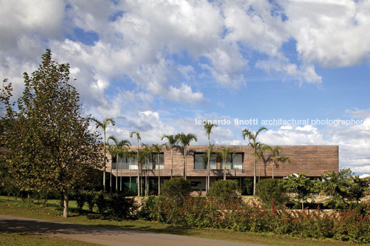 residência ct - quinta da baroneza bernardes+jacobsen