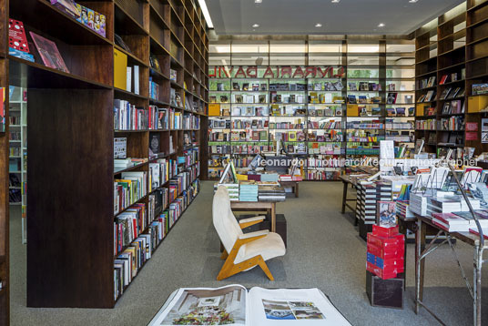 livraria da vila 2 - cidade jardim isay weinfeld