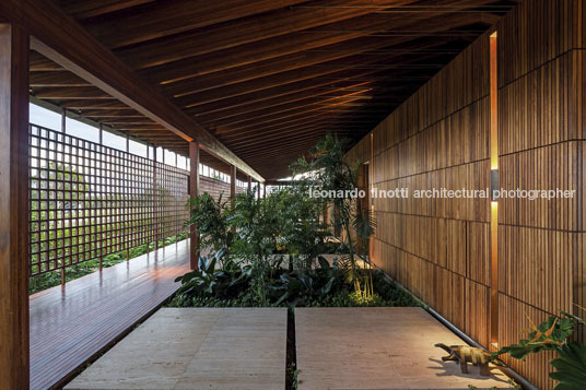 casa jca bernardes arquitetura