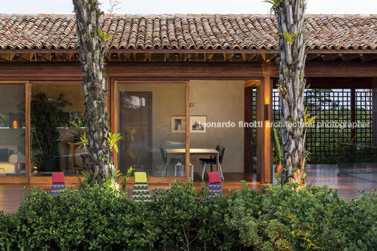 casa jca bernardes arquitetura