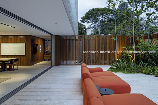 casa jzl bernardes arquitetura