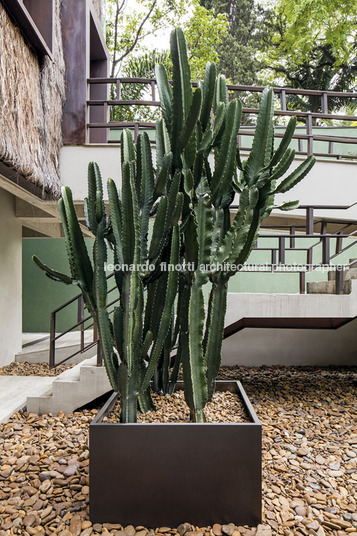house on atlantica avenue estudio campana