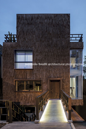 house on atlantica avenue estudio campana