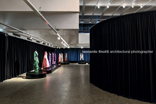 arte na moda: coleçao masp rhodia metro arquitetos