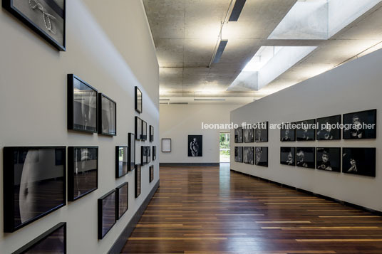 galeria claudia andujar - inhotim arquitetos associados