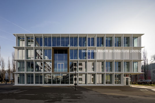 emmi-main office and apartment complex russli architekten