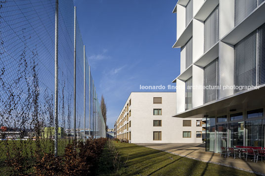 emmi-main office and apartment complex russli architekten