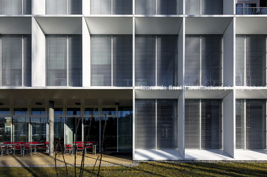 emmi-main office and apartment complex russli architekten