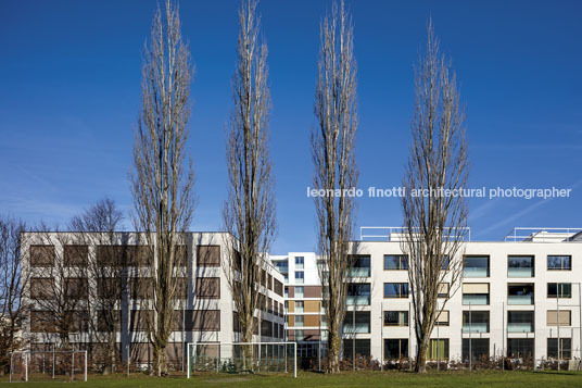 emmi-main office and apartment complex russli architekten