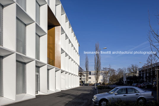 emmi-main office and apartment complex russli architekten