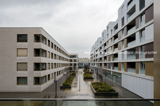 emmi-main office and apartment complex russli architekten