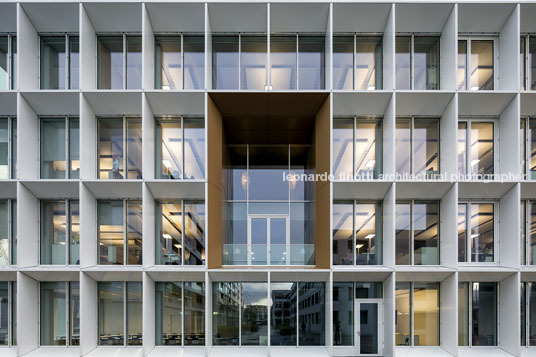 emmi-main office and apartment complex russli architekten