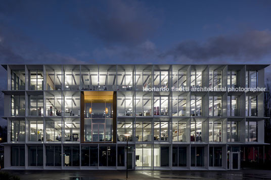 emmi-main office and apartment complex russli architekten