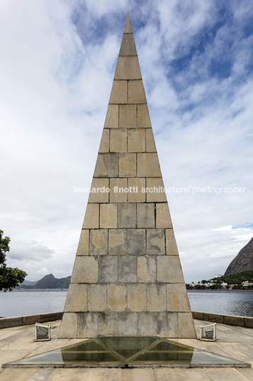 monumento a estácio de sá lucio costa