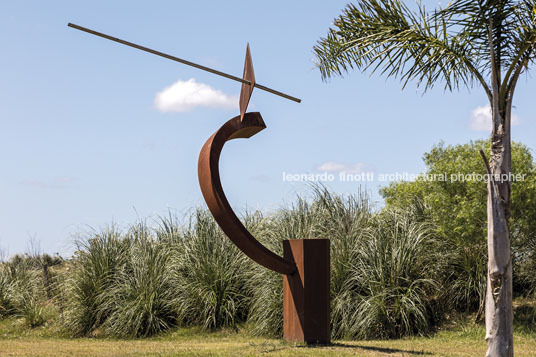 piero atchugarry sculpture park  leonardo noguez