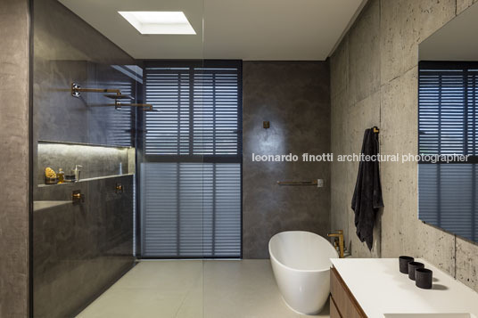 bravos house jobim carlevaro arquitetos