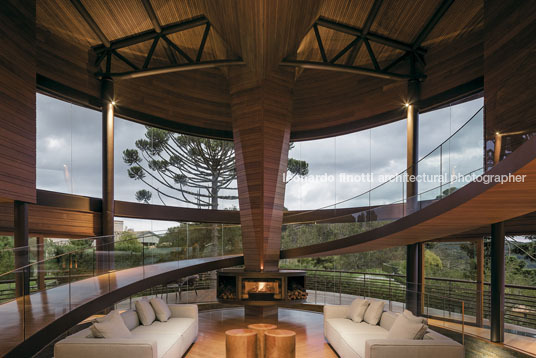pinhão house mareines+patalano