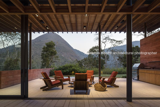 casa terra bernardes arquitetura