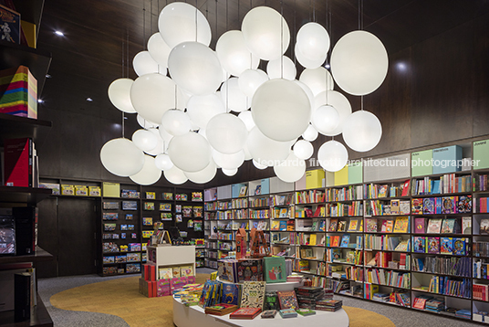 livraria da vila - aurora shopping isay weinfeld