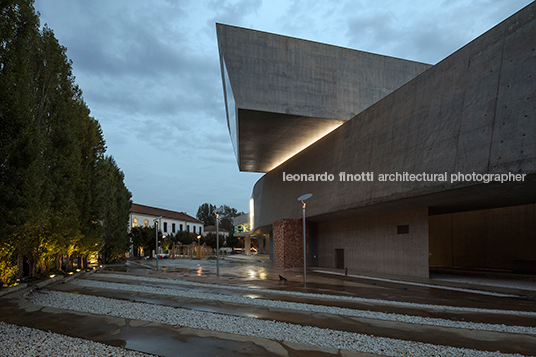 maxxi museum zaha hadid