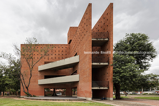 monumento "cumbre de las americas" mario botta