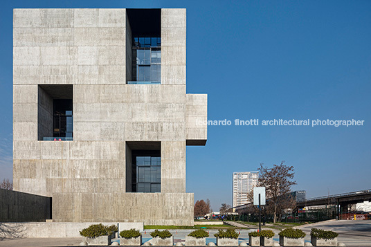 centro de innovación - universidad católica alejandro aravena