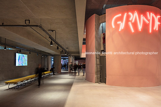 sesc 24 de maio paulo mendes da rocha