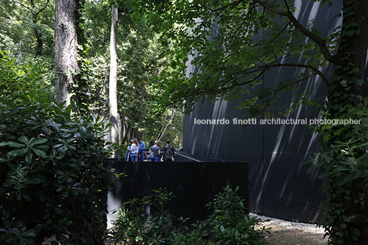 reporting from the front - giardini della biennale 2016 alejandro aravena