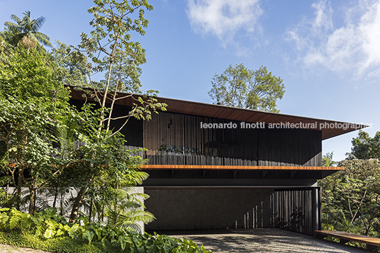 casa cmh - são pedro jacobsen arquitetura