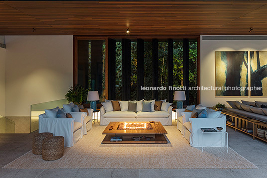 casa cmh - são pedro jacobsen arquitetura