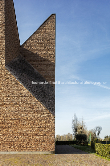 papa giovanni xxiii church and pastoral center  mario botta