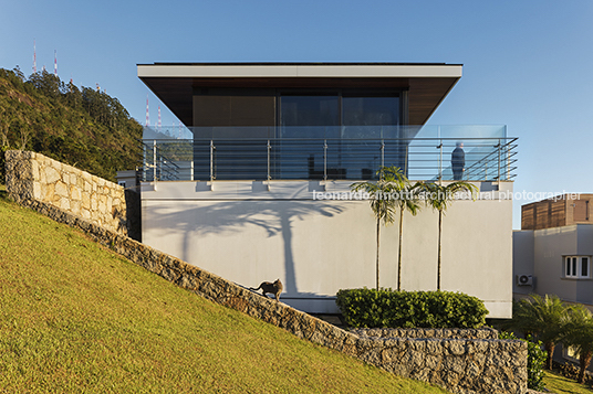 wn house jobim carlevaro arquitetos