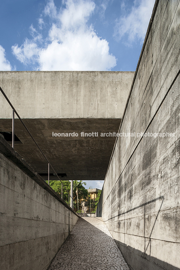 mube paulo mendes da rocha