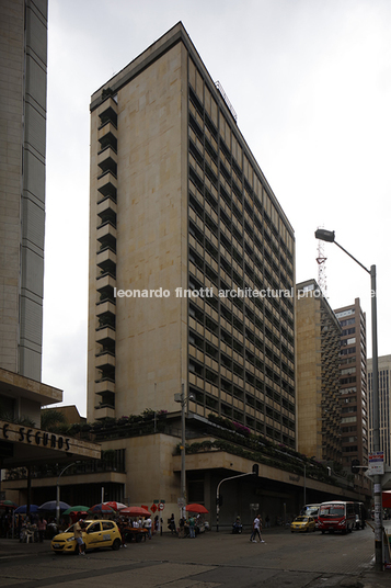 edificio coltabaco obregón y valenzuela ltda.